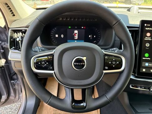 Used 2026 Volvo XC90 B6 Ultra w/ Protection Package Premier AWD/4WD image 11