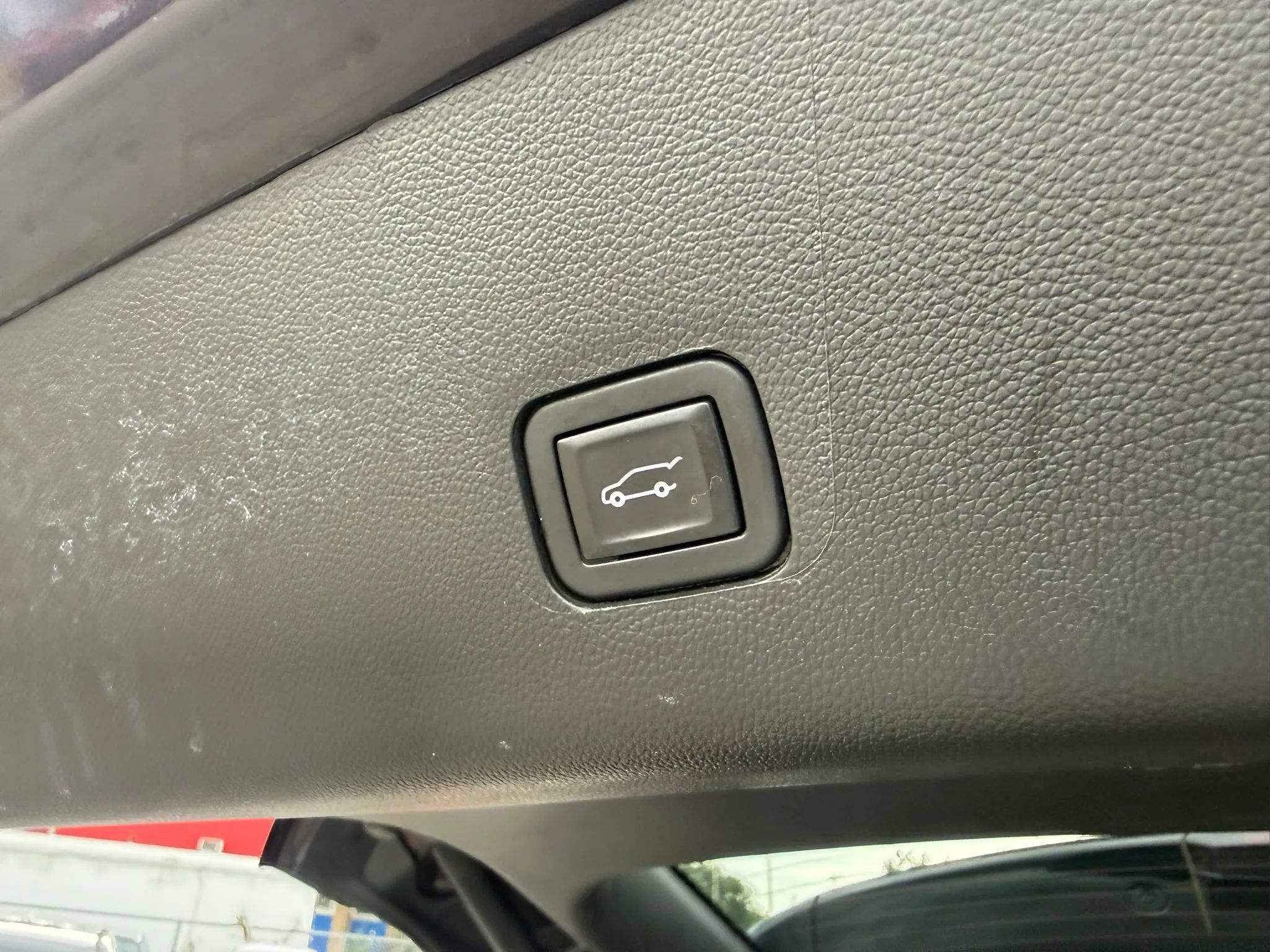 Used 2020 Chevrolet Traverse LT FWD image 32