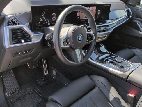 Used 2026 BMW X5 sDrive40i w/ M Sport Package image 9