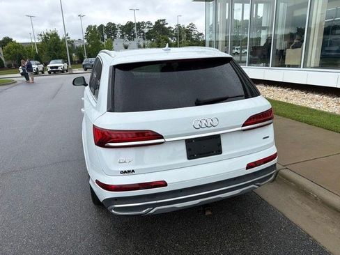 Used 2022 Audi Q7 3.0T Premium Plus w/ Premium Plus Package AWD/4WD image 11