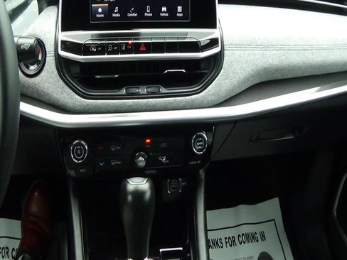 Certified 2025 Jeep Compass Latitude image 25