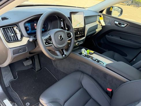 New 2027 Volvo XC60 B5 Plus AWD/4WD image 12