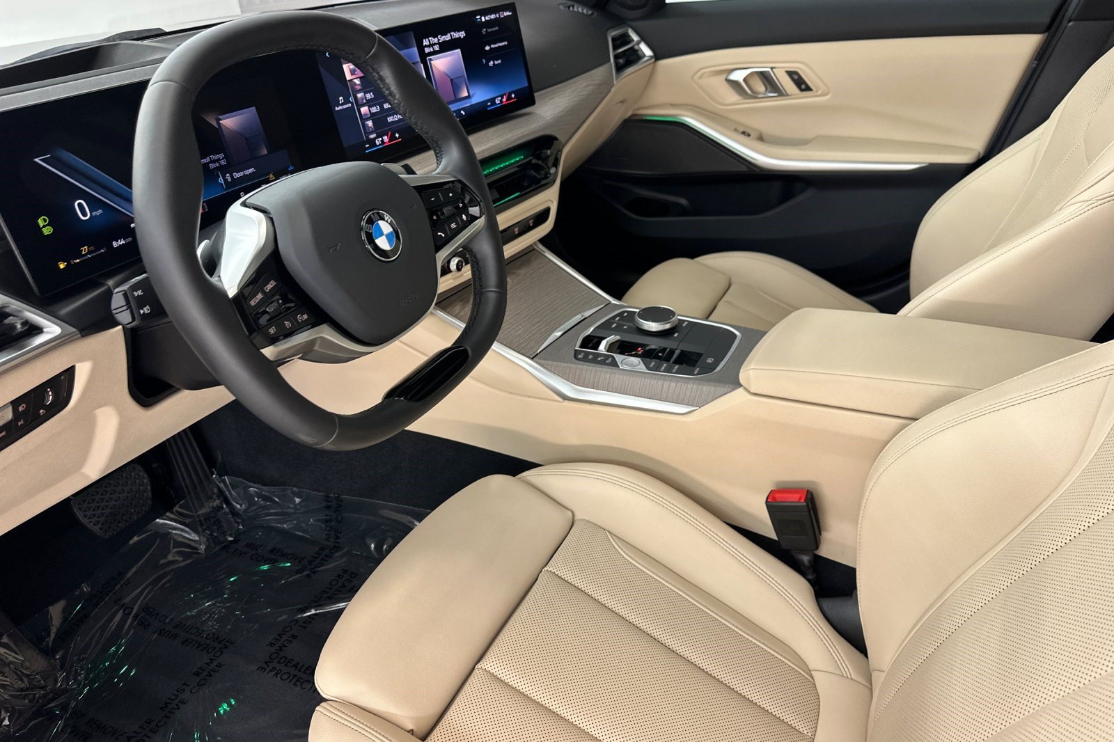 Certified 2025 BMW 330i Sedan RWD image 4