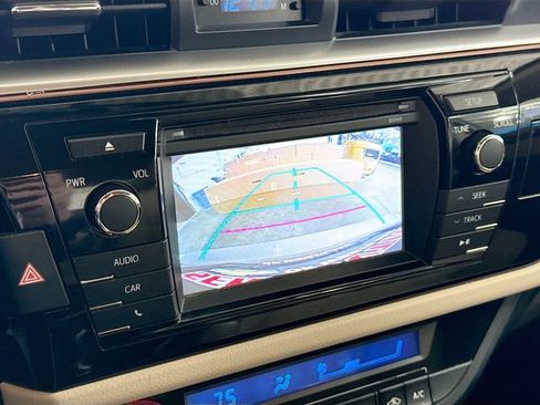 Used 2015 Toyota Corolla LE FWD image 14