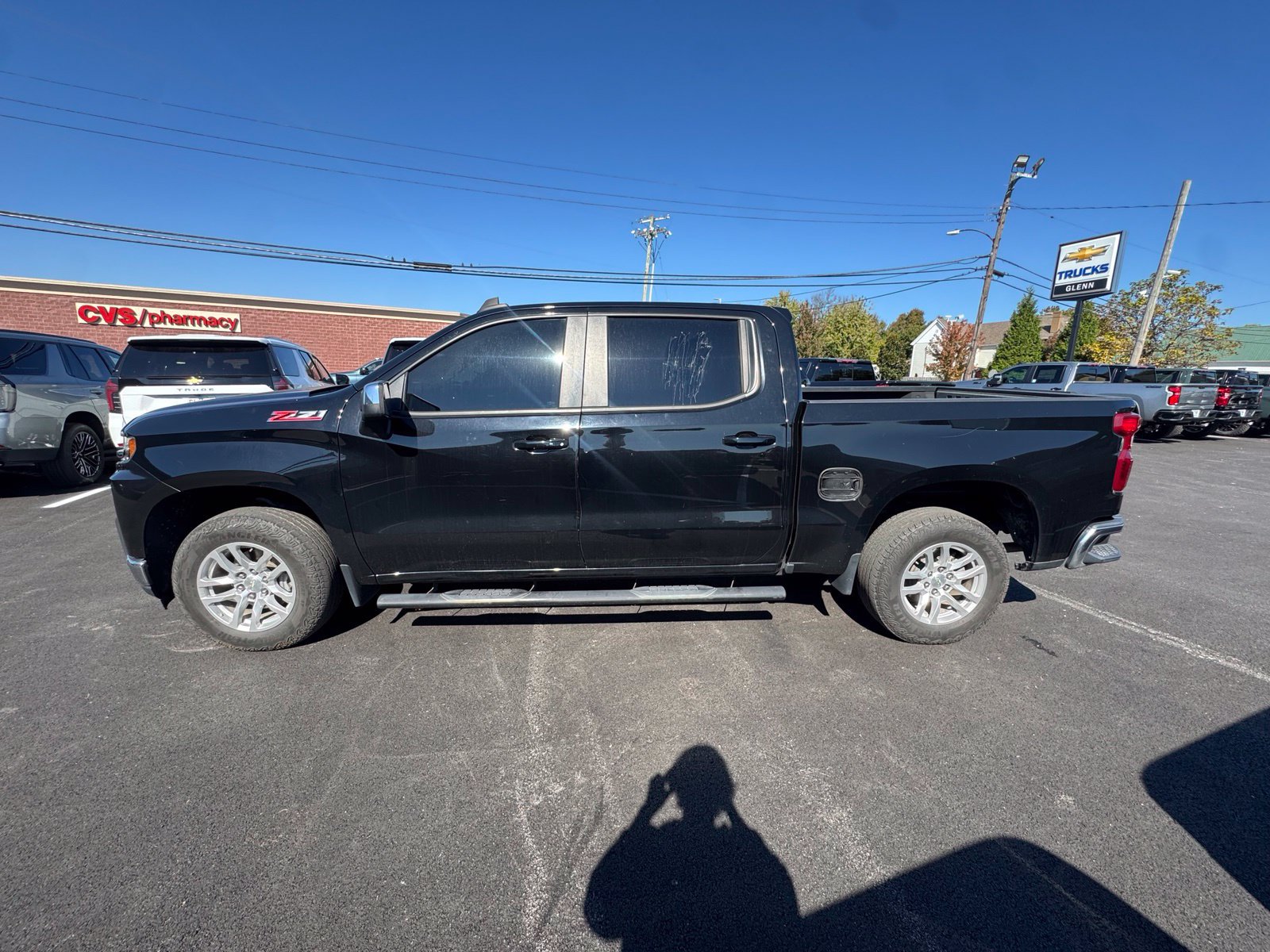Used 2021 Chevrolet Silverado 1500 LT w/ Z71 Off-Road Package AWD/4WD image 3