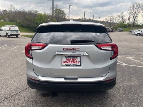 Used 2022 GMC Terrain SLE image 6