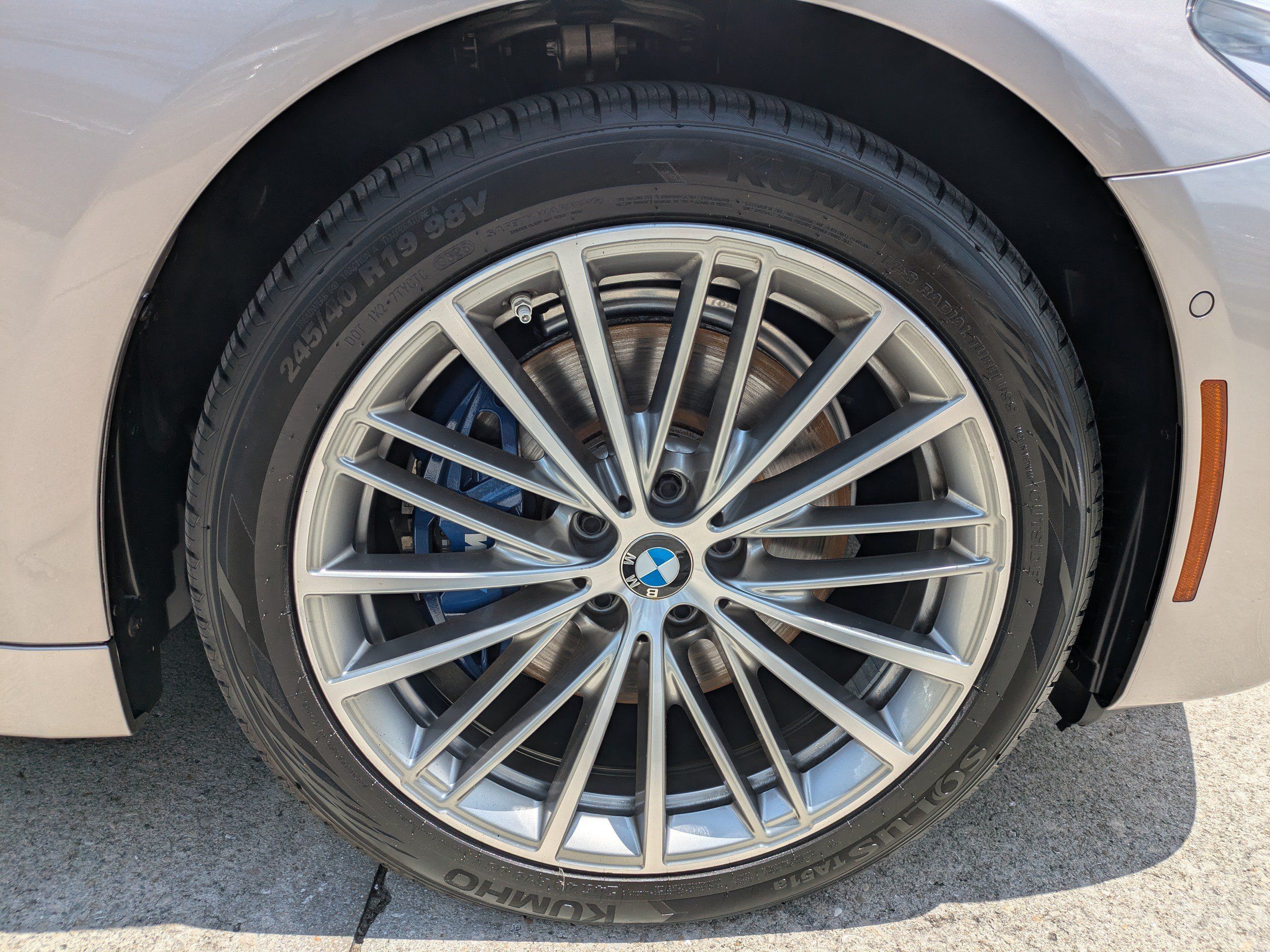 Used 2020 BMW 530e w/ Executive Package RWD image 11