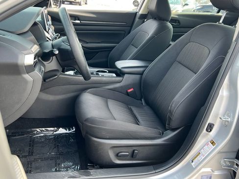 Used 2024 Nissan Altima 2.5 SV image 28