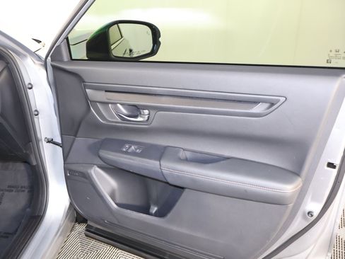 Used 2025 Honda CR-V Sport-L image 41