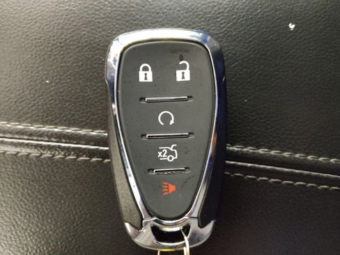 Used 2020 Chevrolet Malibu LT FWD image 32