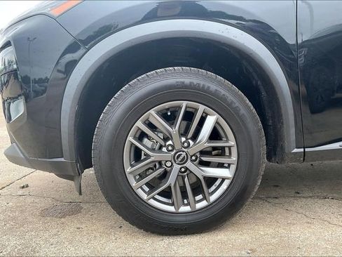 Used 2023 Nissan Rogue S AWD/4WD image 10
