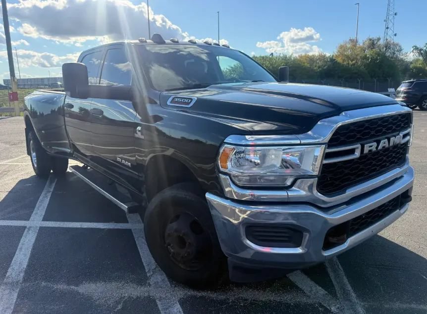 Used 2020 RAM 3500 Tradesman w/ Chrome Appearance Group AWD/4WD image 4
