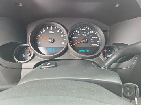 Used 2011 Chevrolet Silverado 1500 W/T RWD image 7