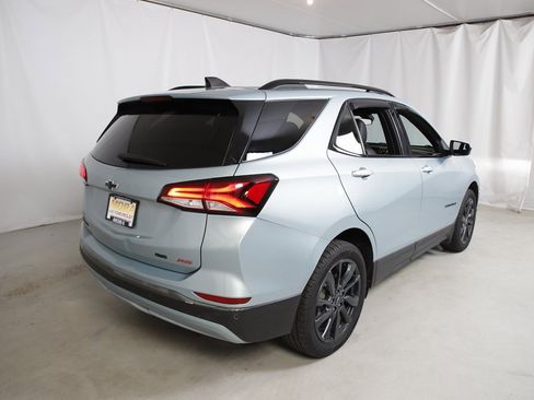 Used 2022 Chevrolet Equinox RS image 3
