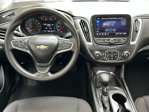 Used 2023 Chevrolet Malibu LT image 16