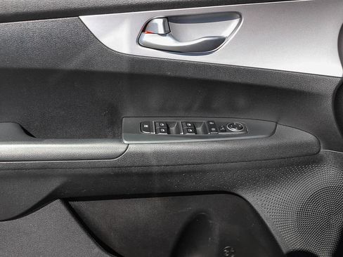 Used 2023 Kia Forte LXS FWD image 19