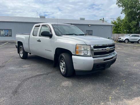 Used 2011 Chevrolet Silverado 1500 LS RWD image 3