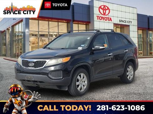Used 2011 Kia Sorento 2WD image 1