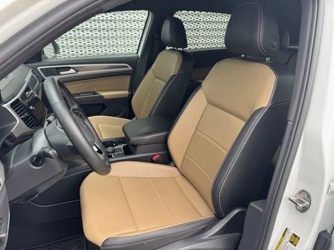 Used 2022 Volkswagen Atlas Cross Sport SE image 10