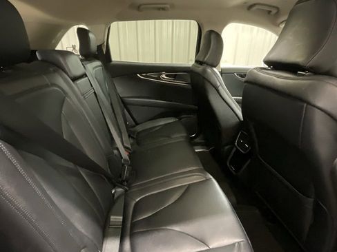 Used 2022 Lincoln Nautilus FWD image 12