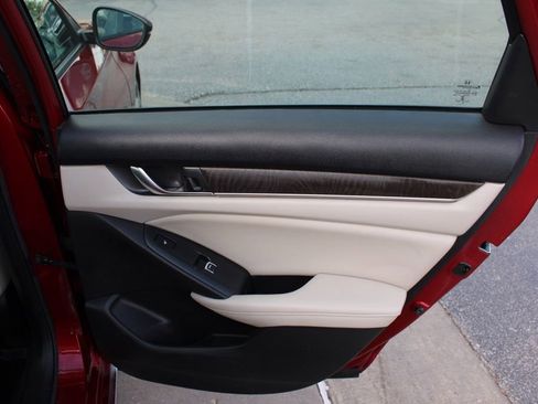 Used 2020 Honda Accord Touring image 20