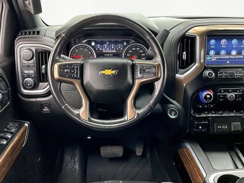 Used 2022 Chevrolet Silverado 1500 High Country w/ Technology Package image 5