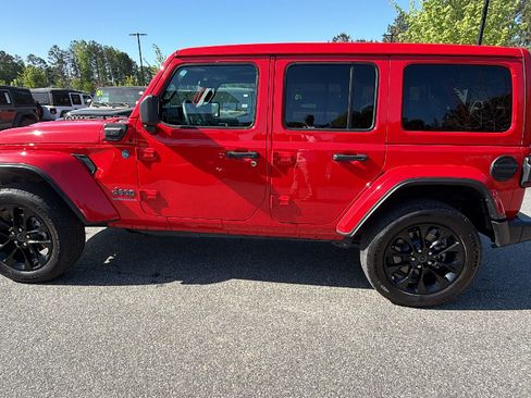 Used 2025 Jeep Wrangler Unlimited Sahara w/ Safety Group AWD/4WD image 11