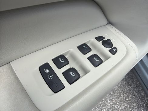 Used 2024 Volvo XC60 B5 Plus w/ Protection Package Premier AWD/4WD image 62