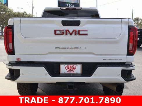 Used 2022 GMC Sierra 2500 Denali w/ Denali Ultimate Package image 6