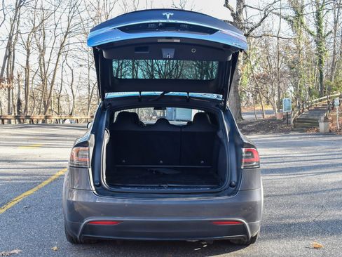 Used 2018 Tesla Model X 75D image 19