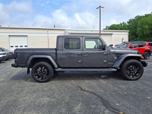 Used 2021 Jeep Gladiator Overland AWD/4WD image 13