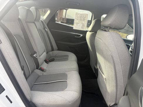 Used 2021 Hyundai Sonata SEL w/ Winter Weather Package image 18