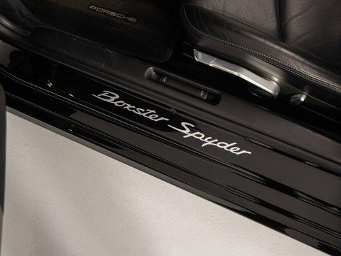 Used 2011 Porsche Boxster Spyder image 38