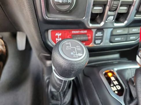 Used 2024 Jeep Wrangler Unlimited Rubicon 4xe AWD/4WD image 25