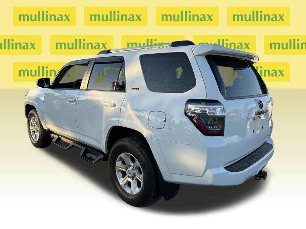 Used 2024 Toyota 4Runner SR5 Premium w/ Moonroof Package AWD/4WD image 5