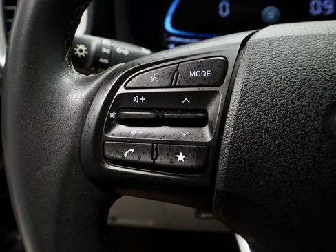 Used 2025 Hyundai Venue SEL FWD image 27