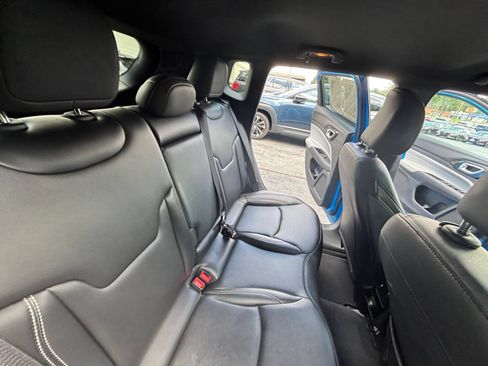Used 2025 Jeep Compass Limited AWD/4WD image 32