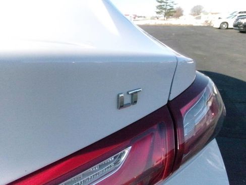 Used 2020 Chevrolet Malibu LT image 9