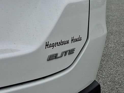 Used 2024 Honda Pilot Elite image 34