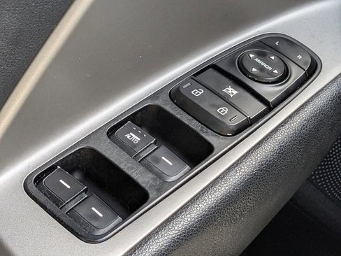 Used 2018 Kia Niro FE image 23