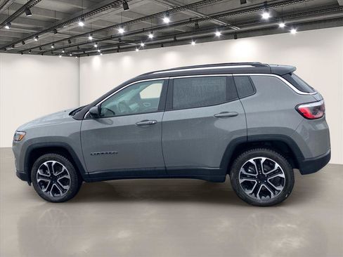 Used 2022 Jeep Compass Limited w/ Sun and Sound Group AWD/4WD image 4