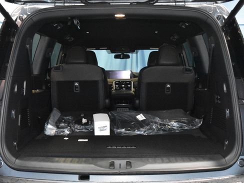 New 2026 Nissan Armada SL w/ Captain's Chari Seat Package image 25