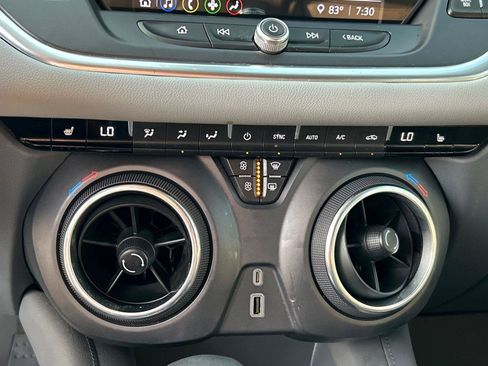 Used 2021 Chevrolet Blazer LT FWD image 24