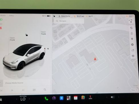 Used 2024 Tesla Model Y 2WD image 63
