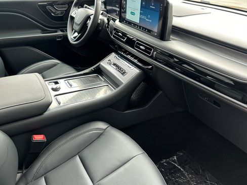New 2025 Lincoln Aviator Premiere w/ Equipment Group 101A image 15