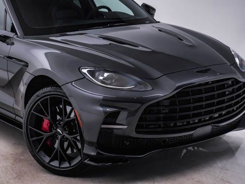 New 2026 Aston Martin DBX 707 image 4