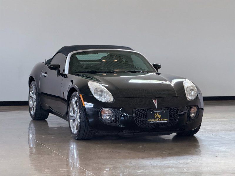 Used 2008 Pontiac Solstice GXP w/ Premium Package RWD image 4