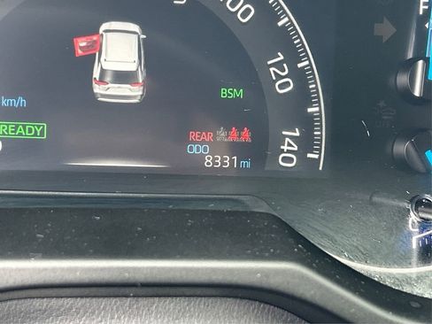 Used 2023 Toyota RAV4 XLE Premium image 40