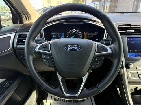 Used 2020 Ford Fusion SE w/ Equipment Group 151A FWD image 13
