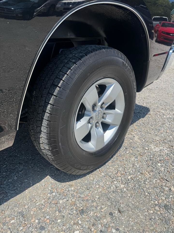 Used 2017 RAM 1500 Classic SLT RWD image 11